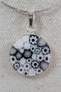 pendentif murrine noir et blanc contour en argent 925 avec cordon