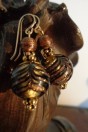 Boucles d'oreilles perles artistiques style phénicien dorées