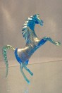 Sculpture cheval cabré feuille d'or
