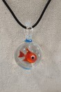 Pendentif bulle poisson rouge