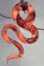 Grand serpent orange rouge et feuille d'or